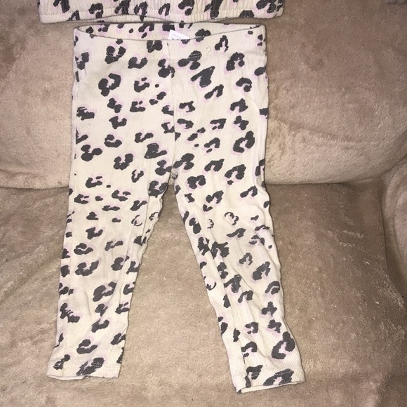 Grayson mini 3T hooded sweatshirt with matching thermal leggings 💕 - Picture 3 of 12